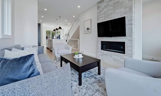 Bridgeland House | Brand New Luxury Home in Bridgeland - Sleeps 10