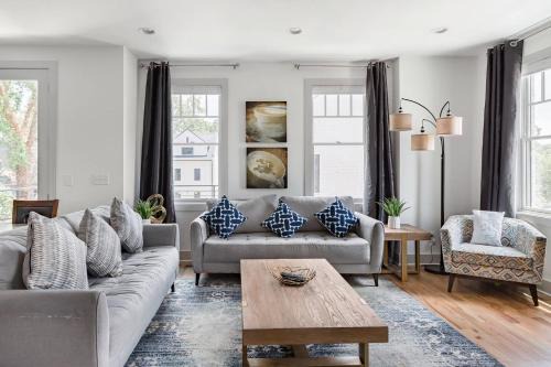 Edgehill House | Brand New Luxury Home near Downtown