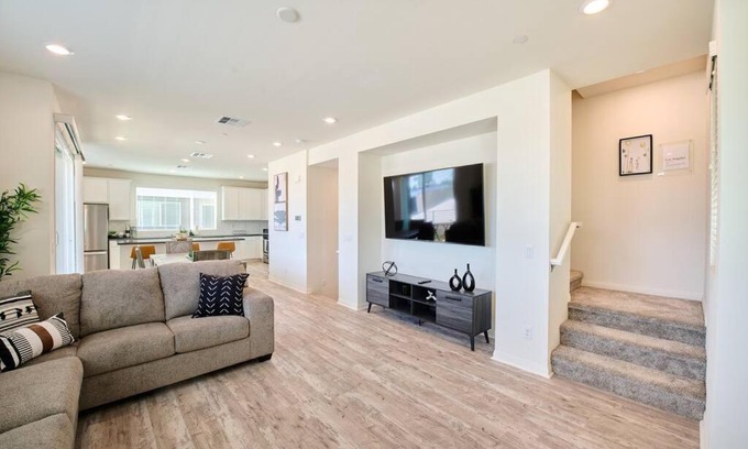 Northridge House | Brand new Luxury Townhouse in Northridge CA
