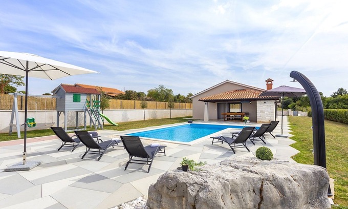 Sveti Petar u Sumi Villa | Brand New! Modern Villa with private swimming pool