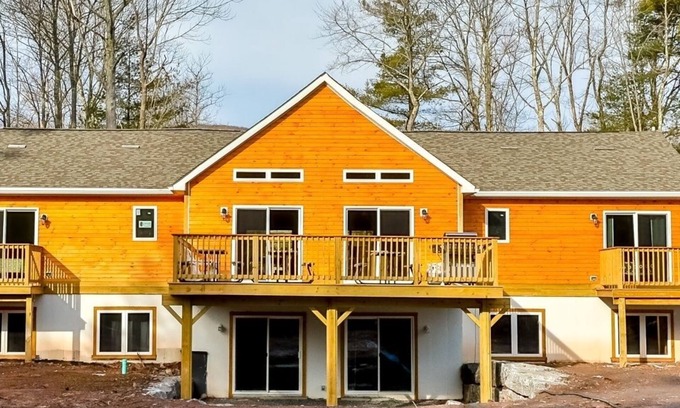 Tannersville House | Brand New Mega Mansion 10BR 6Bath 6000 Sq Log Home in Hunter