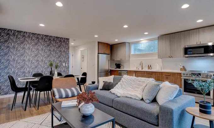 Green Lake House | Brand new, Modern 2 Bedroom home near Greenlake.