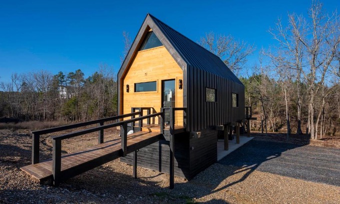 Broken Bow House | Brand New Modern Alpine Cabin-Luxury Amenities-Outdoor Deck Patio-Hot Tub-Fire Pit
