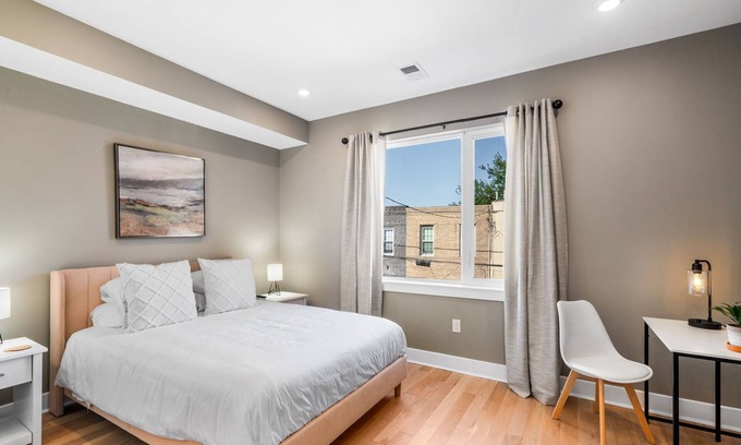 Point Breeze House | BRAND NEW Modern Philly Dream Home - Near Hospitals, Shopping, Transit - Room #2