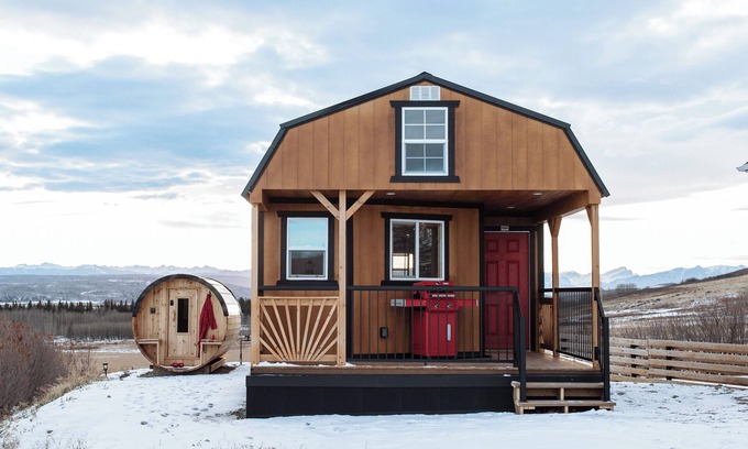 Calgary Cabin | Brand New Quiet Country Cabin
