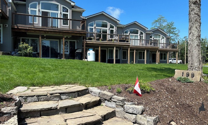 Shortts Lake House | Brand New Townhouse - Lake Access and Outdoor Kitchen