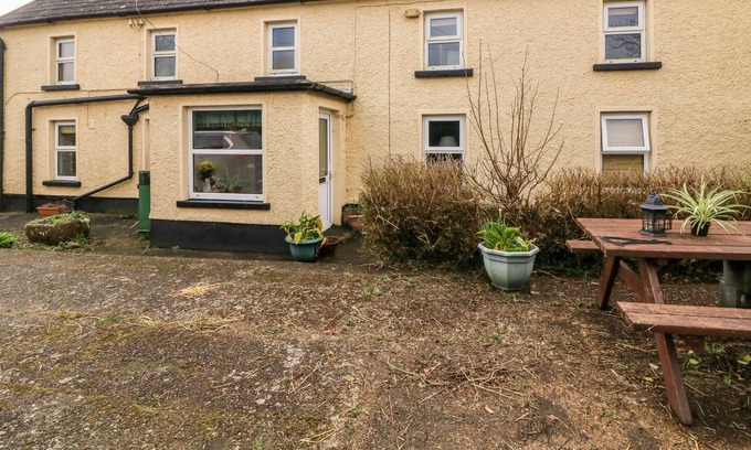 Bannow House | BRANDANE COTTAGE, pet friendly in Wellingtonbridge, County Wexford