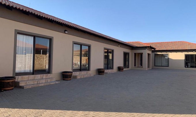 Kimberley House | Bread & Barrel Eureka Kimberley