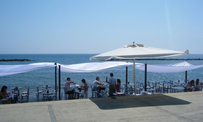 Universal Villa | Breakfast on the terrace next to the gorgeous pool, walkable to sandy beaches