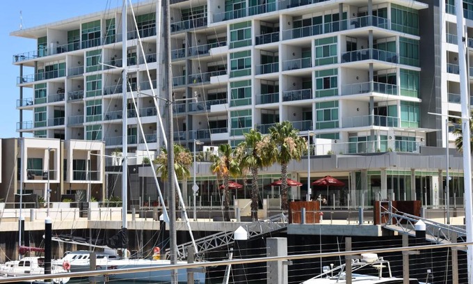 New Port Apartment | Breakwater Apartment