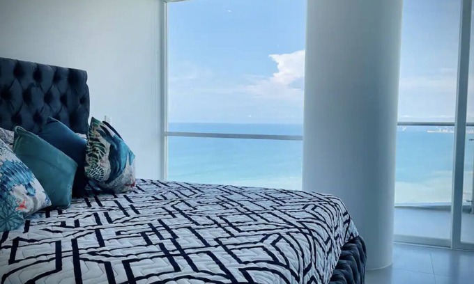 Manta Condo | Breath taking NEW 2br/2b Ocean/city view 12 floor