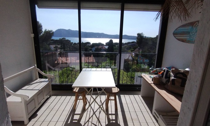 Saint-Mandrier-sur-Mer Condo | Breathtaking sea view,T3, for 6 , pool, parking
