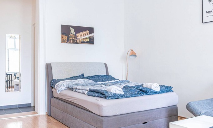 Meidling Apartment | Breathtaking 2BR Apt Modern Design/Near Schönbrunn