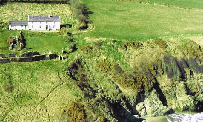 Arklow Other | Breathtaking cliff top farmhouse with deserted beach