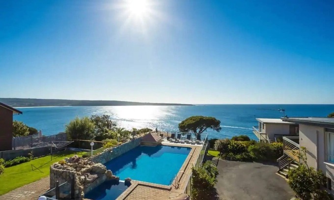 Eden Villa | Breathtaking Clifftop Ocean Views in Eden - Unit 12 Bob and Zita’s escape