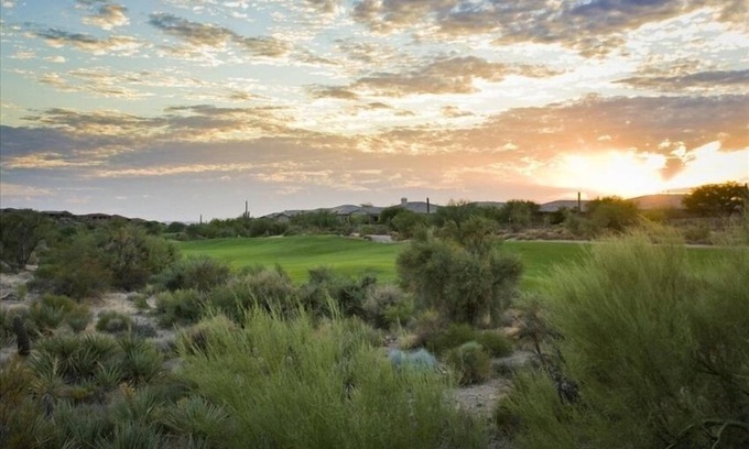 Pinnacle Peak House | Breathtaking Golf, Mountain and City Light Views