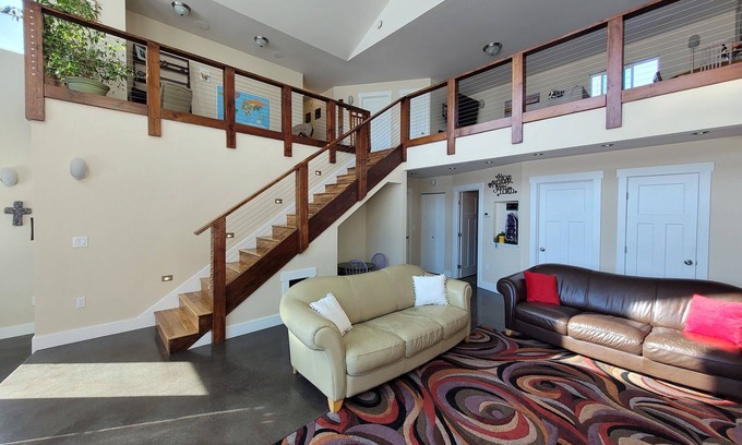 Palmer House | Breathtaking Mountain Views tucked away in private. Enjoy Alaskan adventures!