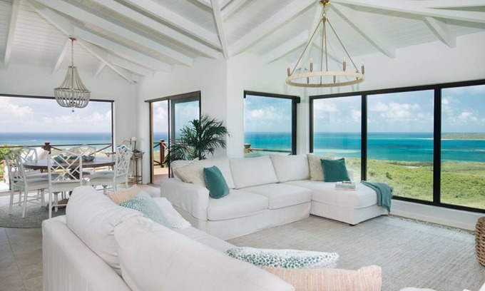Estate Tipperary Villa | Breathtaking Ocean Views<nTropical Luxury Oasis