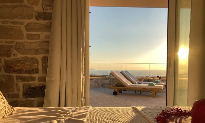 Pitsidia Villa | Breathtaking view, sea view, sunset & underfloor heating.