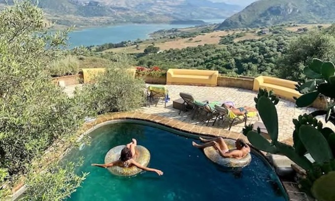 Caccamo Villa | Breathtaking views from two private pools!