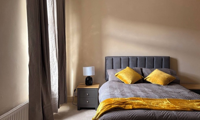 Anfield House | Breck House, 10 Mins to City Centre 5 Min Walk to Anfield Stadium