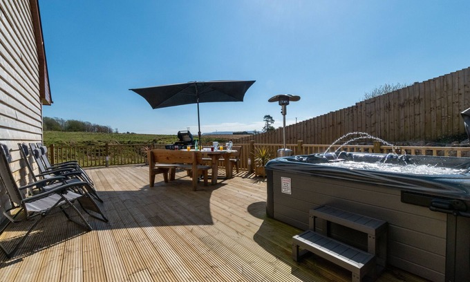 Coelbren House | Breconview Lodge - Three Bedroom House, Sleeps 8