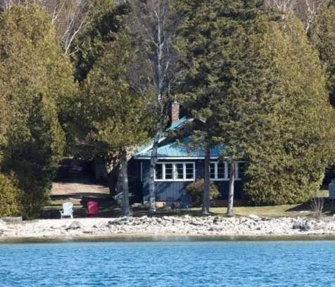 Tobermory House | Breezy Bay Waterfront Cottage