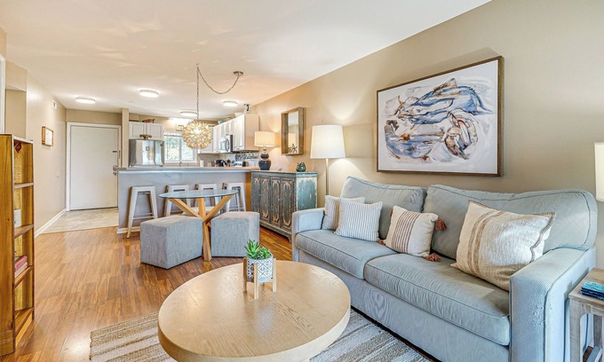 Wilmington Beach Condo | Breezy Carolina Beach Condo w/Balcony & Pools!