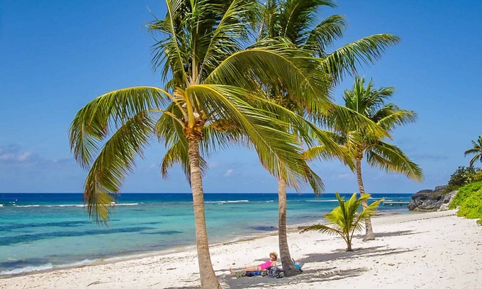 Bodden Town Apartment | Breezy Valley - Close to Beaches, Shops and Restaurants!