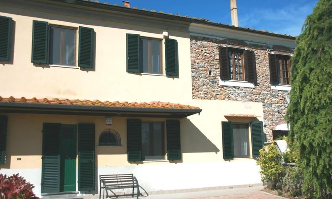 San Giuliano Terme Apartment | Brekkafest