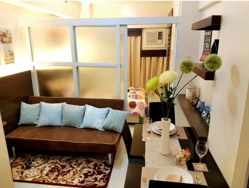 Silang Junction South Apartment | Brent Condotel in Tagaytay with Gorgeous Sunrise by the Balcony