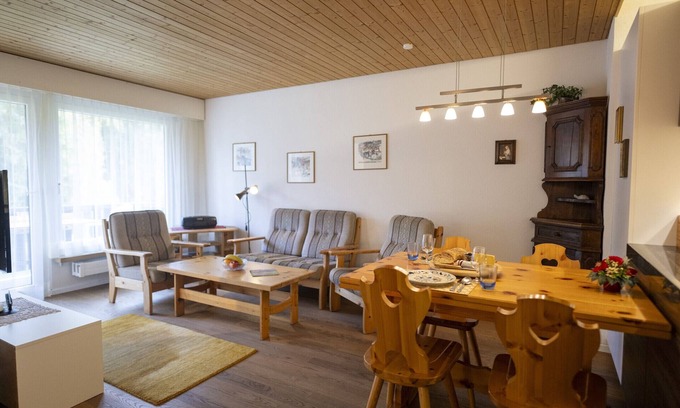 Engadin Scoul Apartment | Brentschpark No. c96: Cosy 2.5-room flat in the quietly located Brentschpark neighbourhood