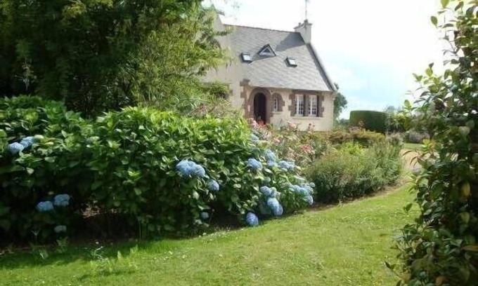 Kerfot House | Breton house located in a closed park in the countryside, near paimpol