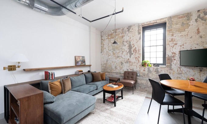 Westown Apartment | Brewery District 2-Story 2BR Apt Near Fiserv with Rooftop Gym and Parking