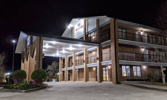 Norcross Hotel | Brick Lodge Atlanta/Norcross