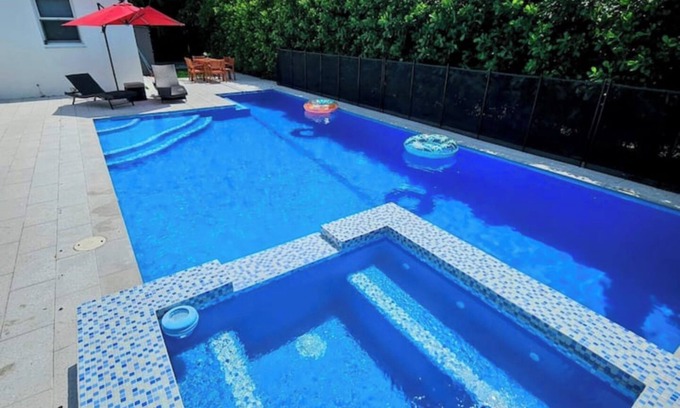 Northeast Coconut Grove House | Brickell Enclave/Sunny Retreat with pool