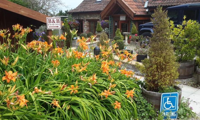 Barrow Gurney House | Bridge Farm Guesthouse rooms