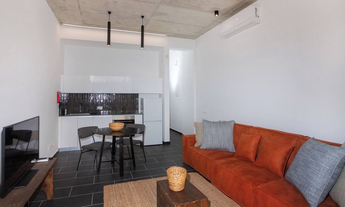 Historical Center Apartment | Bridge House 203-1BR Modern Apt close to the beach and city centre
