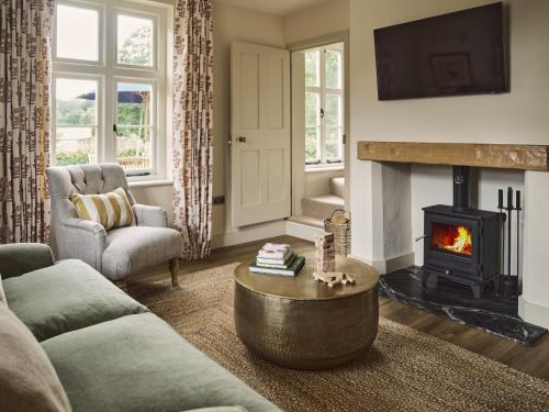 Hertford House | Bridge House at Woodhall Estate