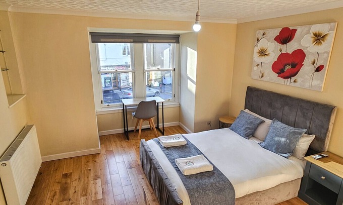 MacMerry Bed & Breakfast | Bridge St Guest House - Room 4 - Tranent