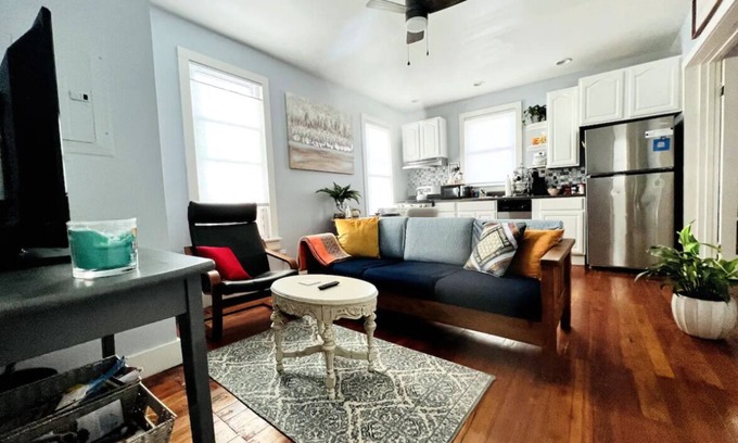 Catskill Heights Apartment | Bridge Street Oasis