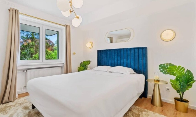 Limpertsberg Apartment | Bright 1BR Apt in Limpertsberg w/WiFi & Kitchen