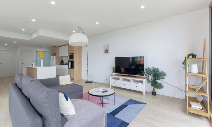 Parramatta CBD Apartment | Bright & Airy 2BR Steps to Station & Westfield