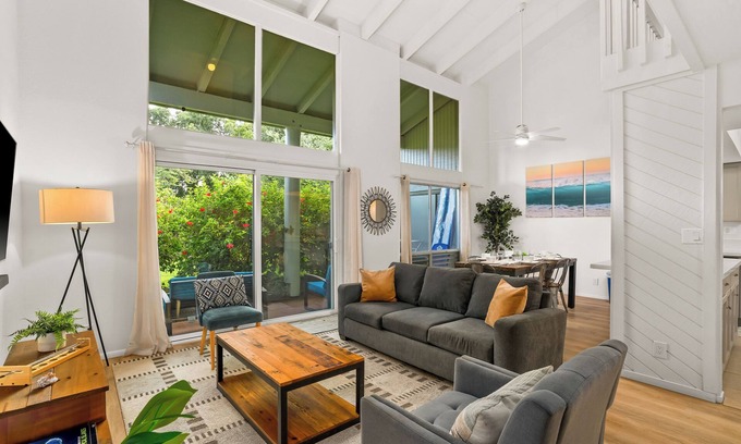 Princeville Condo | Bright and Airy 2BR with Loft in Princeville