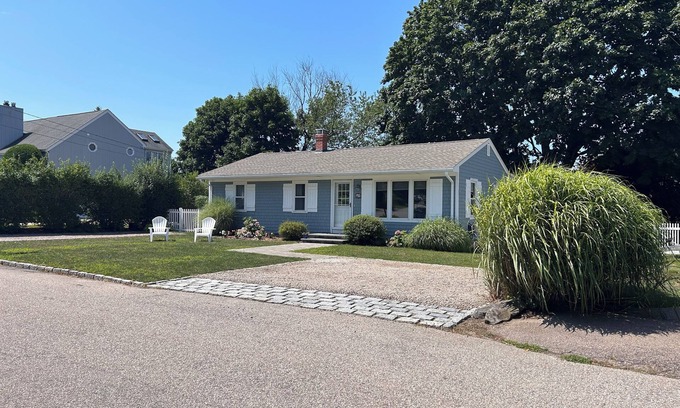 Bonnet Shores House | BRIGHT AND AIRY HOUSE IN BEAUTIFUL BONNET SHORES