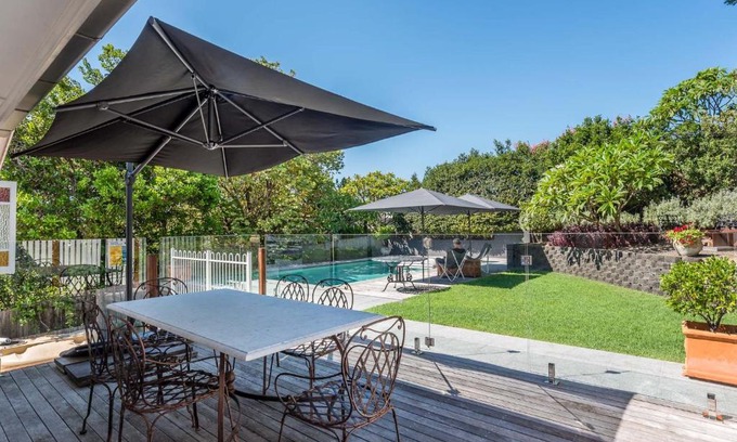 Bardon Villa | Bright and Airy Queenslander with City Views