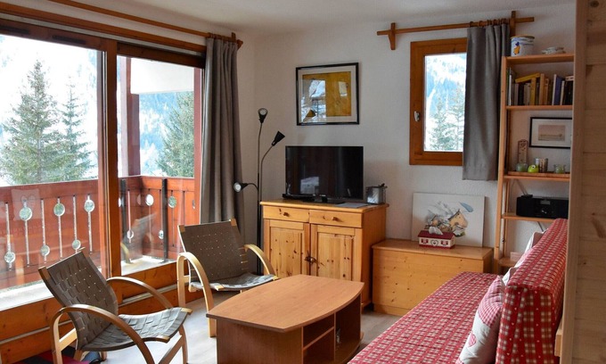 Pralognan-la-Vanoise Apartment | Bright and Cozy Apartment with Large Balcony in Pralognan-La-Vanoise