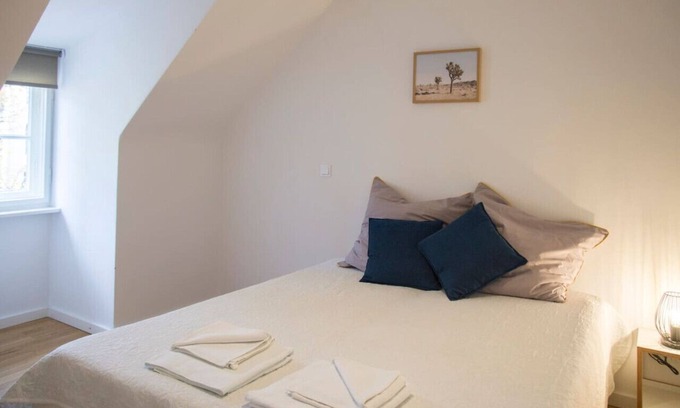 Friedenau Apartment | Bright and newly renovated apartment near Schöneberg