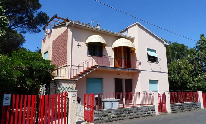 Mazzanta Apartment | Bright and wide apartment only 100 mt from the sea