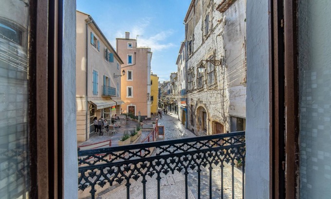 Centre Historique Apartment | Bright apartment - Narbonne hypercentre - 8mn walk from train station